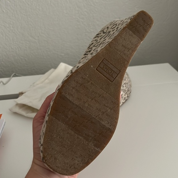Toms wedges size 9.5 - Picture 5 of 7